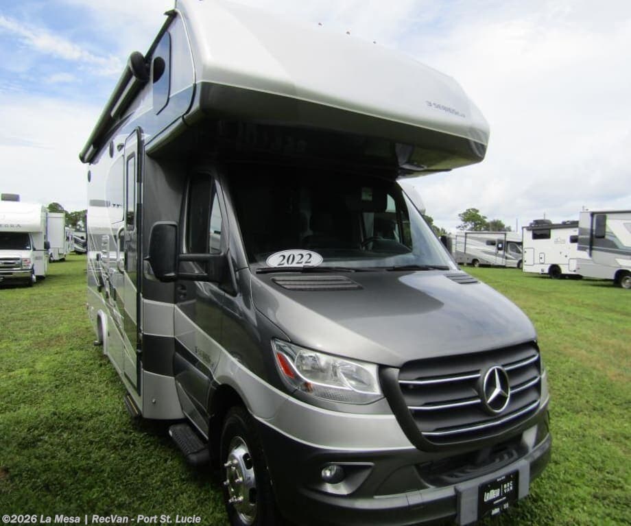 Used 2022 Dynamax Corp  ISATA 3 24FWM available in Port St. Lucie, Florida