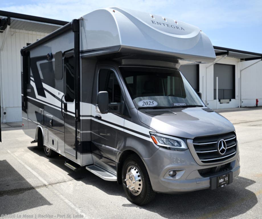 Used 2025 Jayco Qwest SE 24L available in Port St. Lucie, Florida