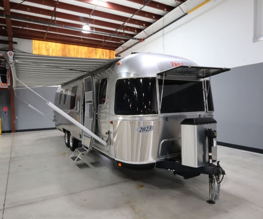 Used 2023 Airstream Classic 33FB 33FB TWIN available in Port St. Lucie, Florida