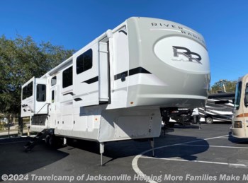 New 2022 Palomino Columbus RIVER RANCH 390RL available in Jacksonville, Florida