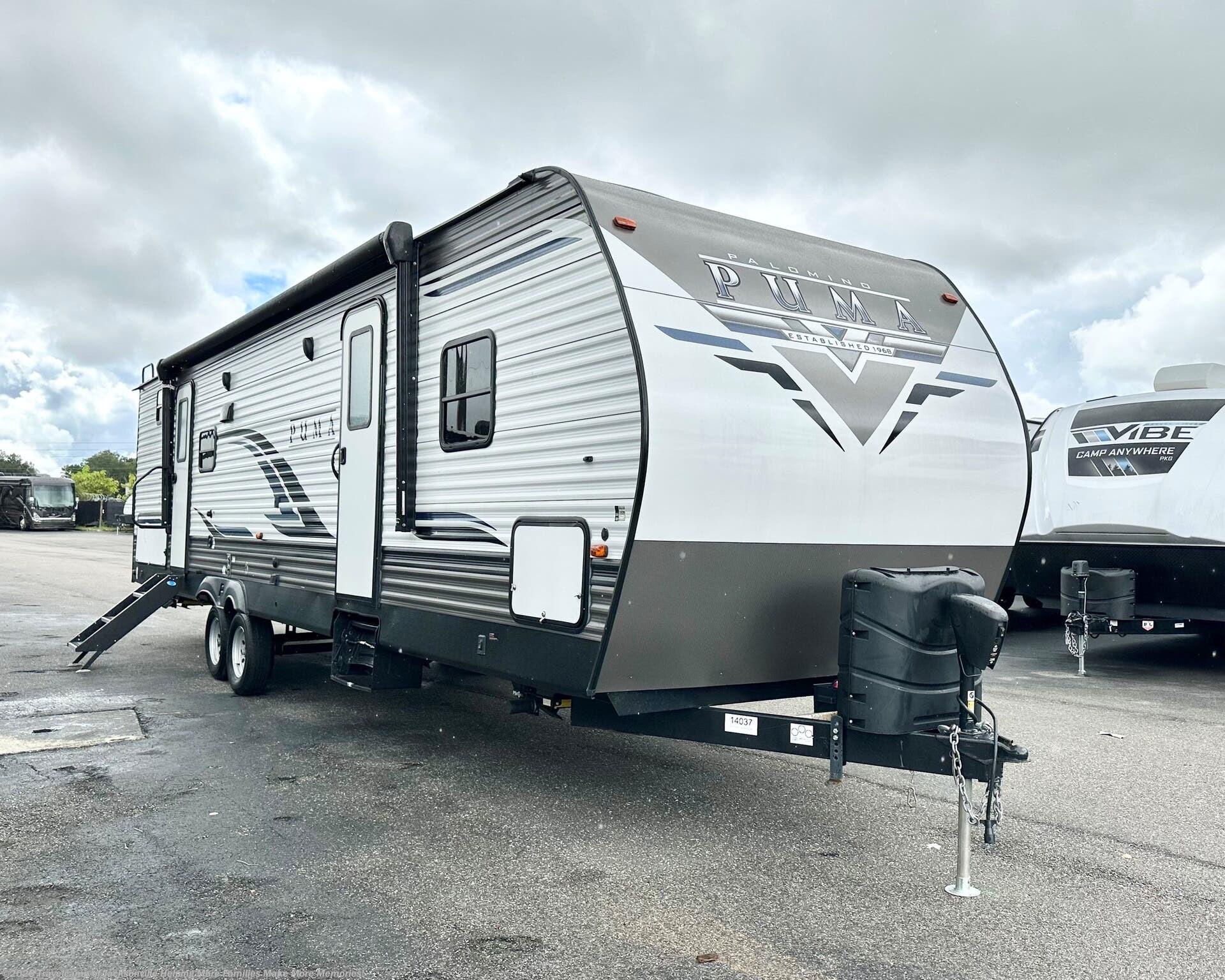 Used 2022  Palomino Puma 28BHSS by Palomino from Travelcamp of Jacksonville in Jacksonville, FL