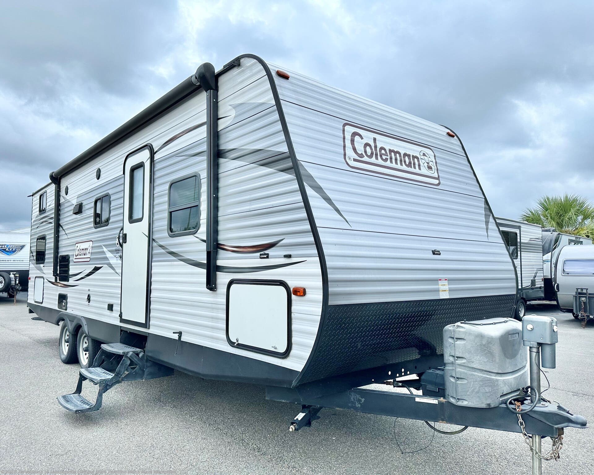 Used 2016  Dutchmen Coleman 262BH by Dutchmen from Travelcamp of Jacksonville in Jacksonville, FL