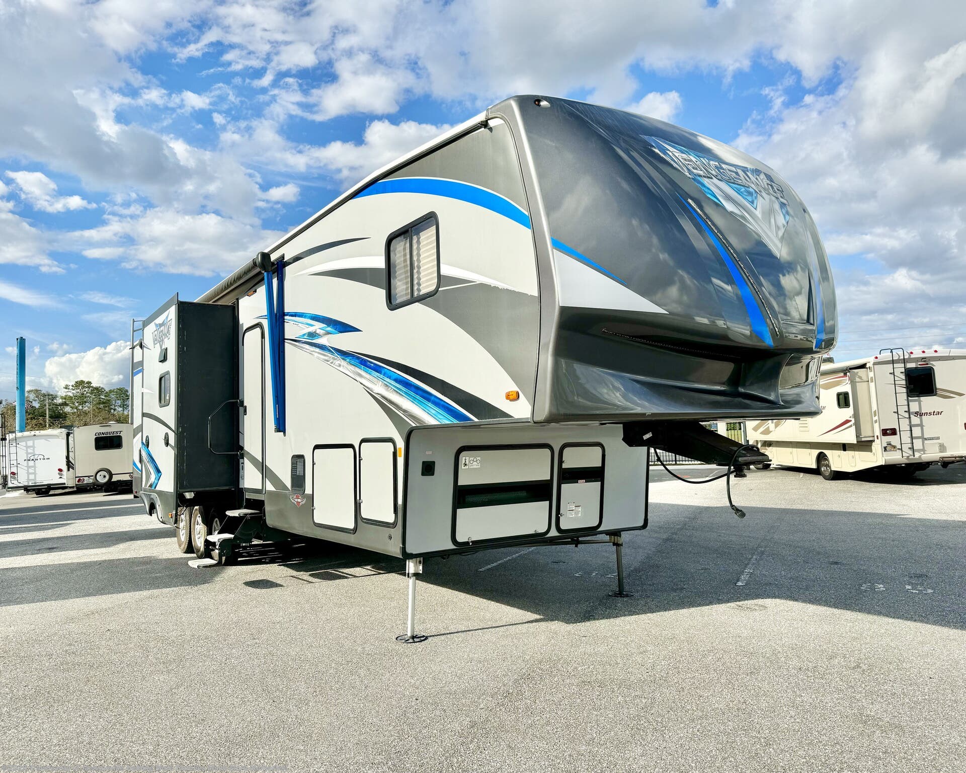 Used 2018  Forest River  VENGENACE 377V by Forest River from Travelcamp of Jacksonville in Jacksonville, FL