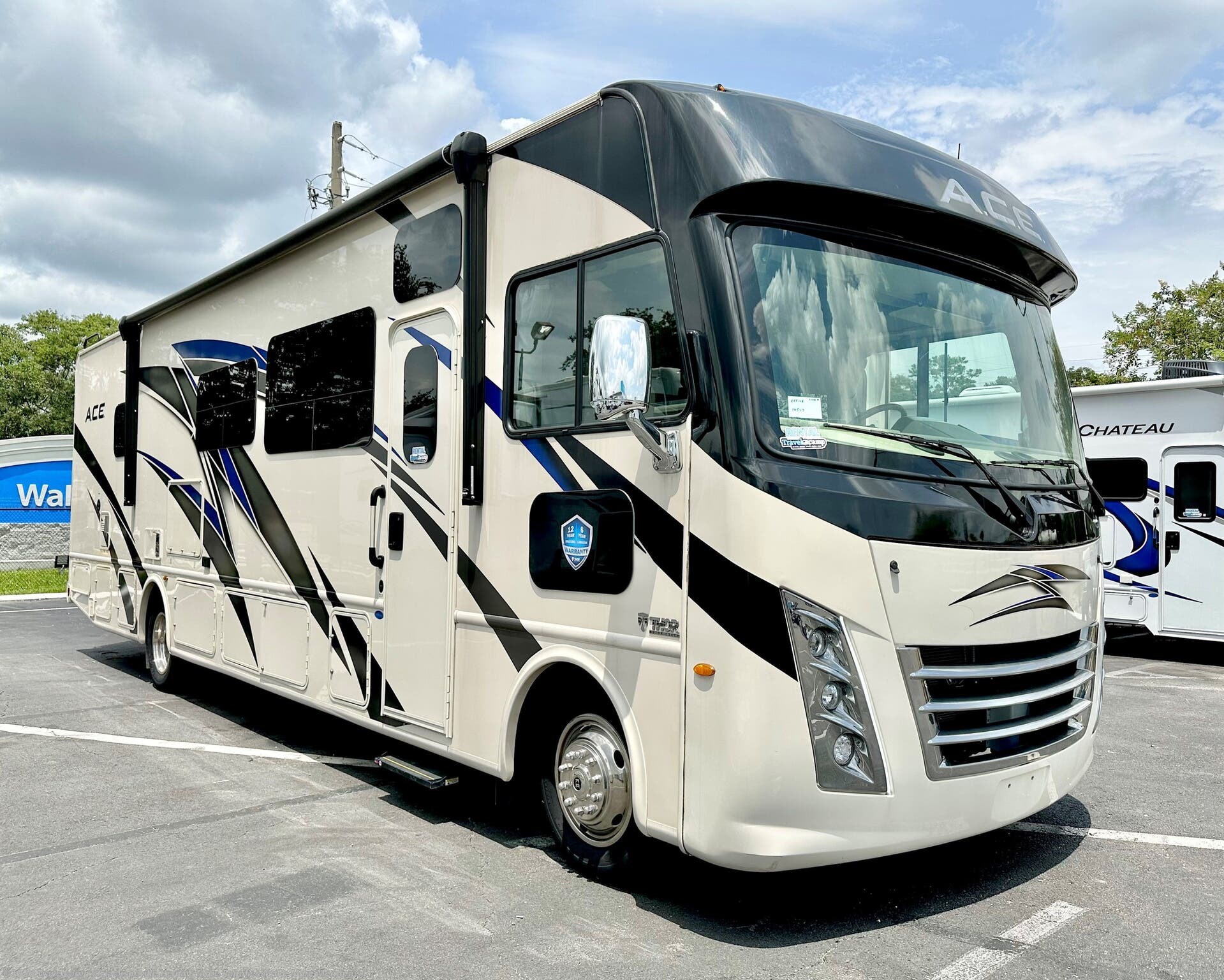 Used 2022  Thor  ACE 33.1 by Thor from Travelcamp of Jacksonville in Jacksonville, FL