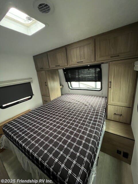 New 2025 Coachmen Freedom Express Ultra Lite 252RBS available in Friendship, Wisconsin