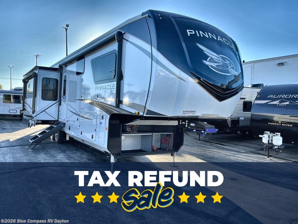 New 2025 Jayco Pinnacle 38KPTS available in New Carlisle, Ohio