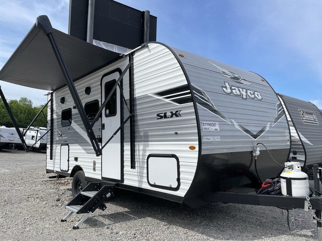 New 2025 Jayco Jay Flight SLX 160LK available in New Carlisle, Ohio