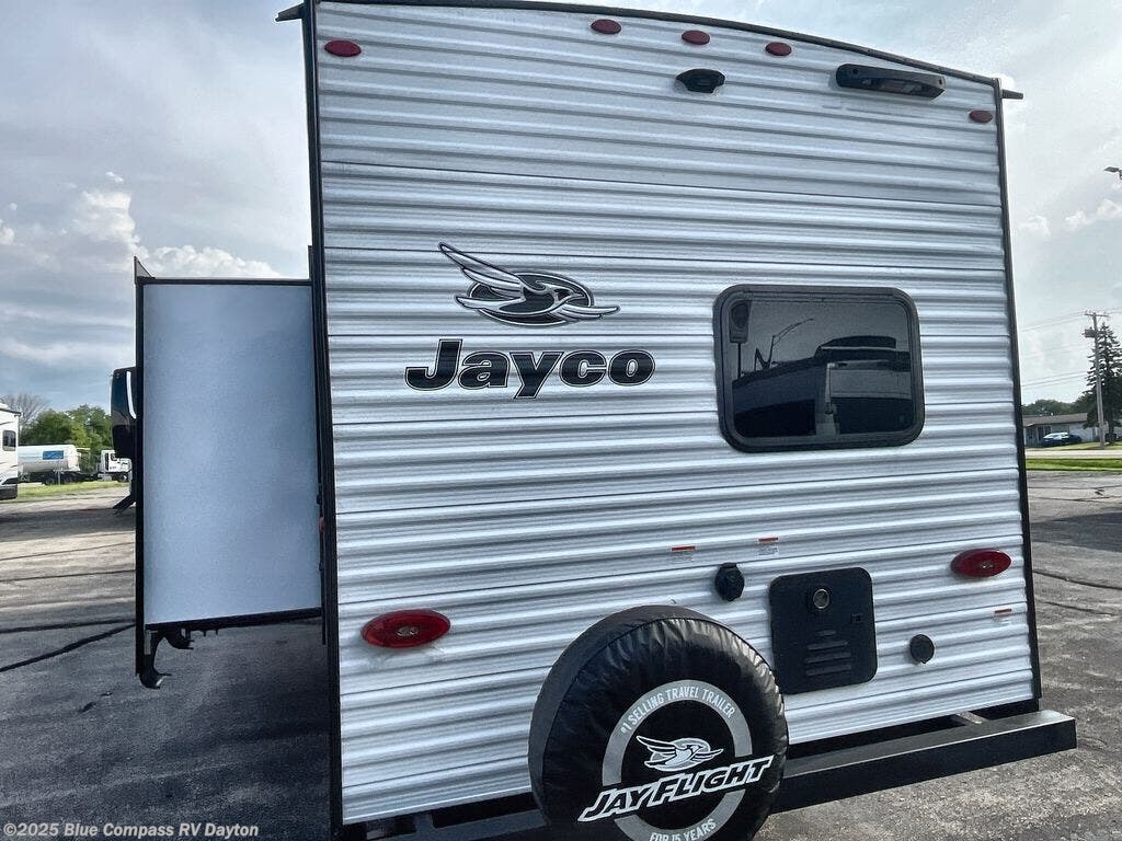 New 2026 Jayco Jay Flight SLX 261BHS available in New Carlisle, Ohio