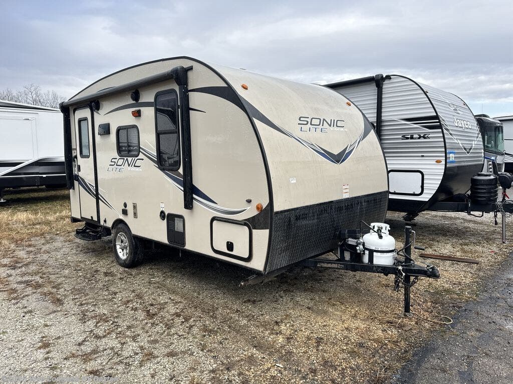 Used 2016 Venture RV Sonic Lite 150VRK available in New Carlisle, Ohio
