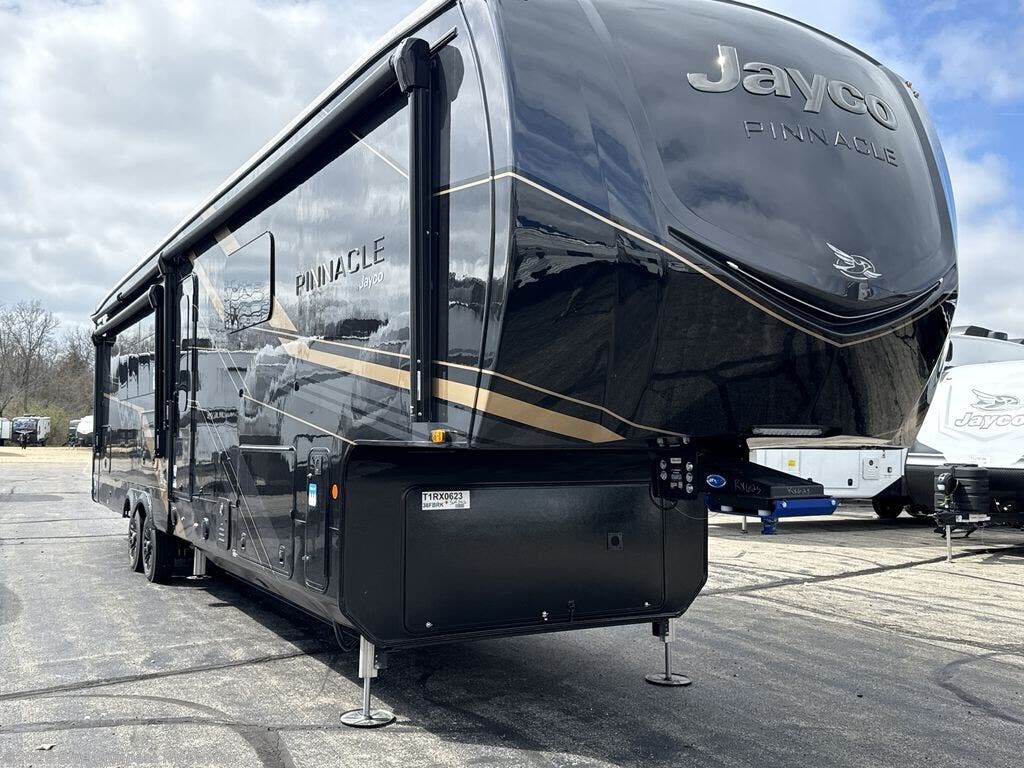 New 2026 Jayco Pinnacle 38FBRK available in New Carlisle, Ohio