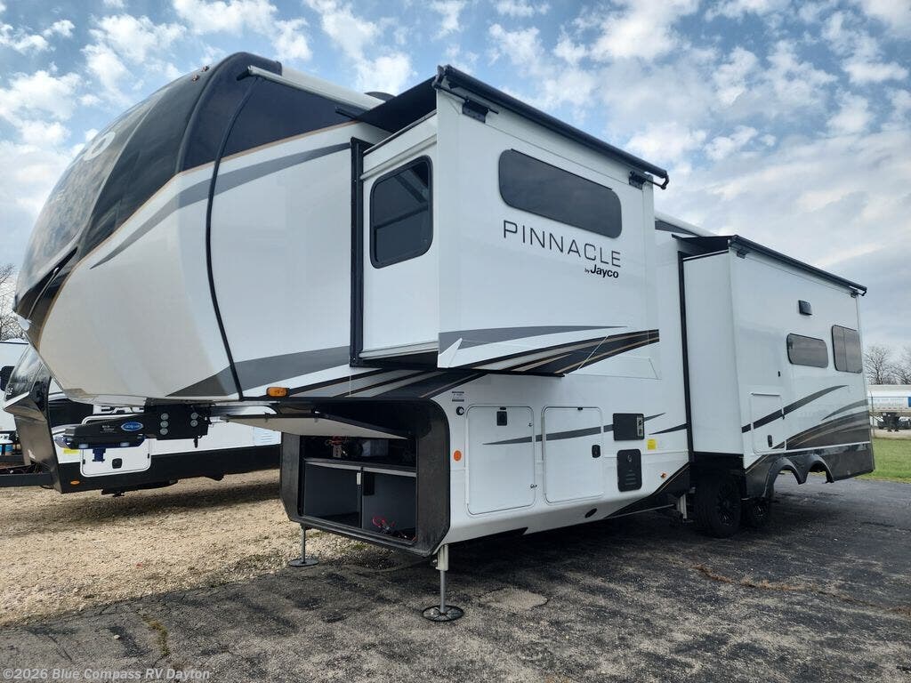 New 2026 Jayco Pinnacle 32RLTS available in New Carlisle, Ohio