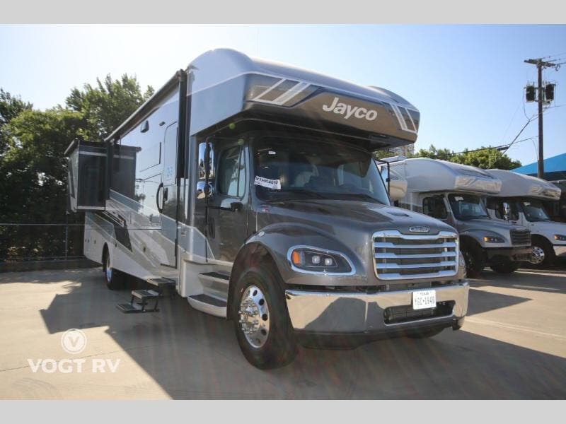 Used 2027  Jayco Seneca 37 K by Jayco from Vogt Family Fun Center  in Fort Worth, TX