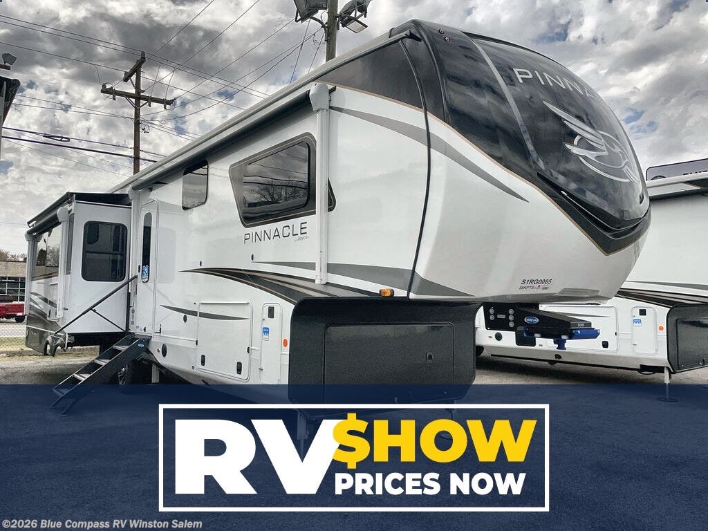 New 2025 Jayco Pinnacle 38KPTS available in Rural Hall, North Carolina
