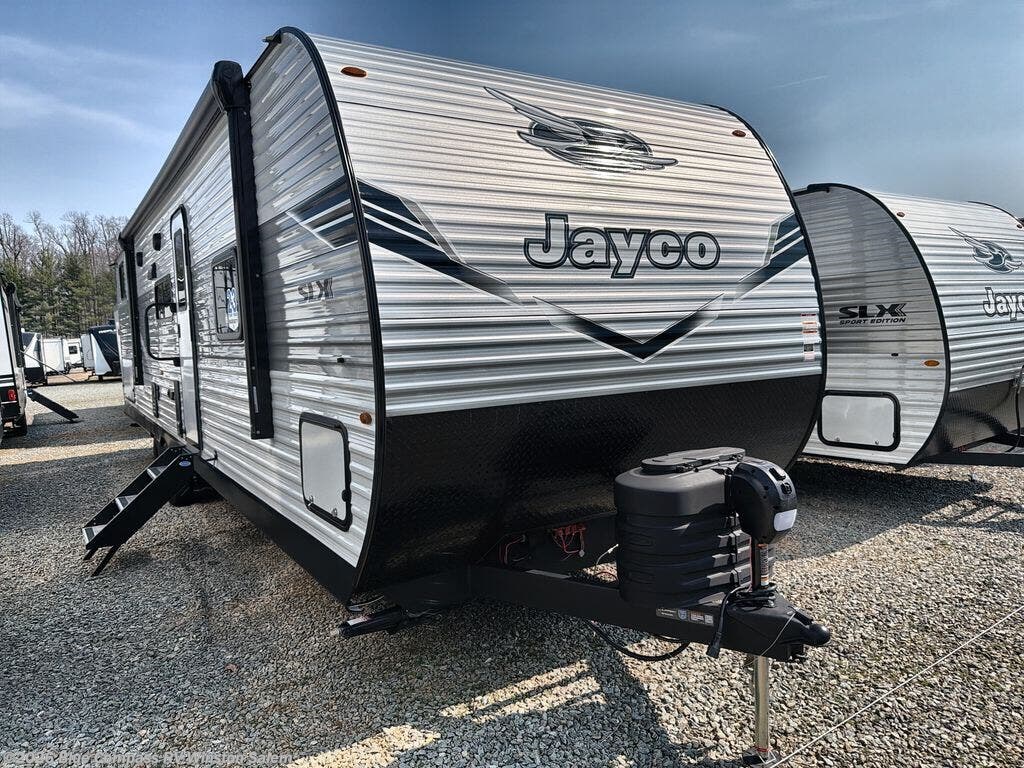 New 2026 Jayco Jay Flight SLX 325BHT available in Rural Hall, North Carolina