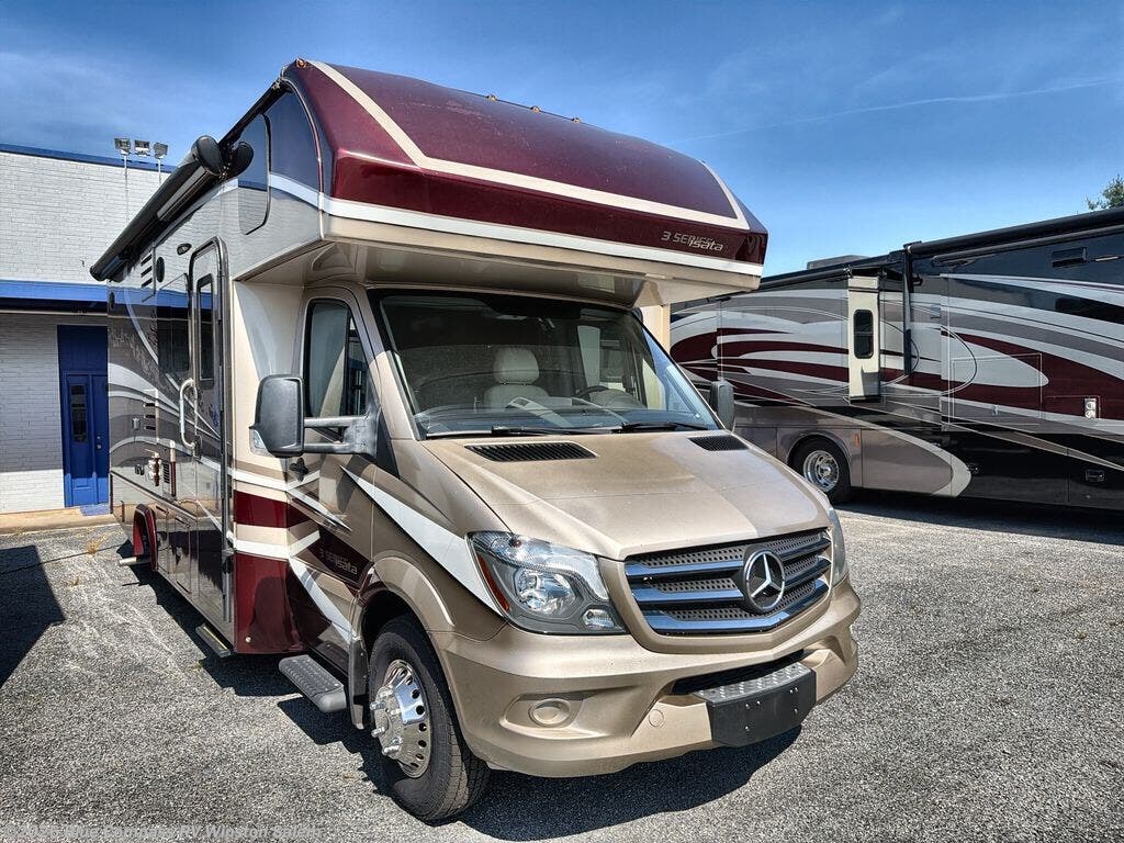 Used 2019 Dynamax Corp  isata 3 24FW available in Rural Hall, North Carolina