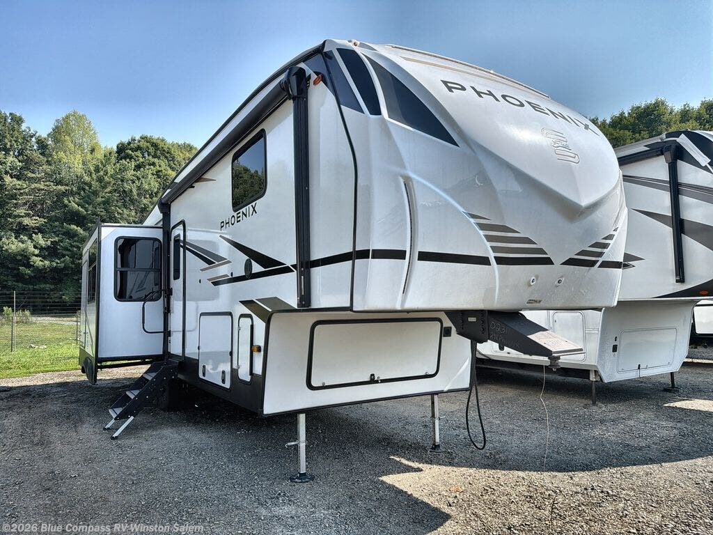 Used 2025 Shasta Phoenix 298RLS available in Rural Hall, North Carolina