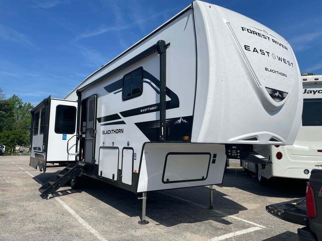 New 2026 East to West Blackthorn 2990MK available in Raleigh, North Carolina