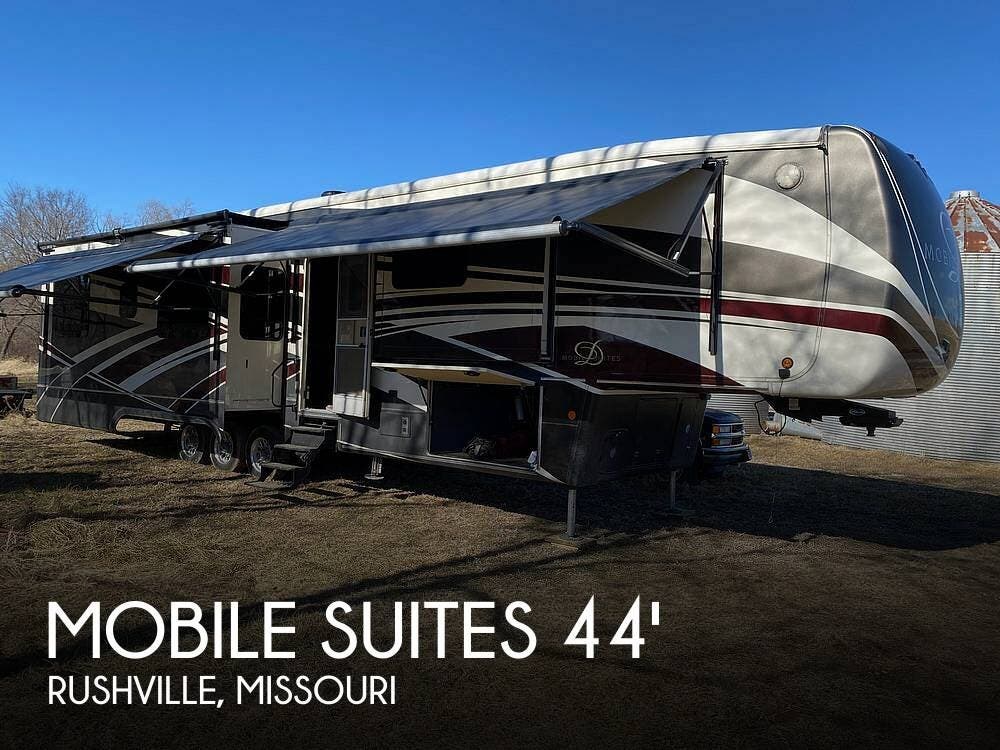 Used 2017 DRV Mobile Suites 44 Houston available in Rushville, Missouri