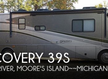 Used 2006 Fleetwood Discovery 39S available in Indian River, Michigan