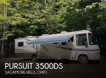 Used 2004 Georgie Boy Pursuit 3500DS available in Sagamore Hills, Ohio
