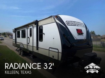 Used 2019 Cruiser RV Radiance UltraLite 32BH available in Killeen, Texas