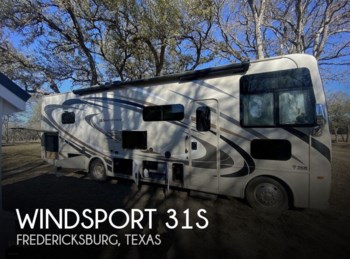 Used 2018 Thor Motor Coach Windsport 31S available in Fredericksburg, Texas