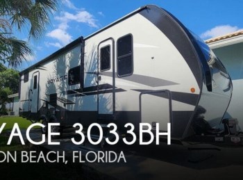 Used 2021 Winnebago Voyage 3033BH available in Boynton Beach, Florida