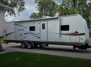 Used 2009 Dutchmen Dutchmen Four Winds 30S DSL available in Lake Villa, Illinois