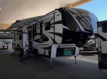 Used 2017 Dutchmen Voltage 3970 available in Temecula, California