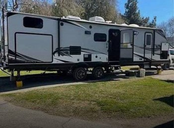 Used 2019 Jayco White Hawk 31BH available in Lake Hughes, California