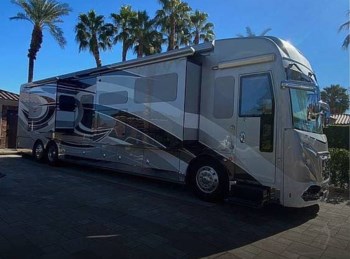 Used 2022 American Coach American Eagle 45k available in Indio, California