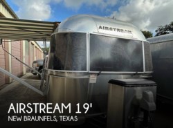 Used 2018 Airstream Tommy Bahama Airstream  19CB available in New Braunfels, Texas