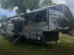 Used 2015 Heartland Cyclone CY 4100KING available in Fountain, Florida