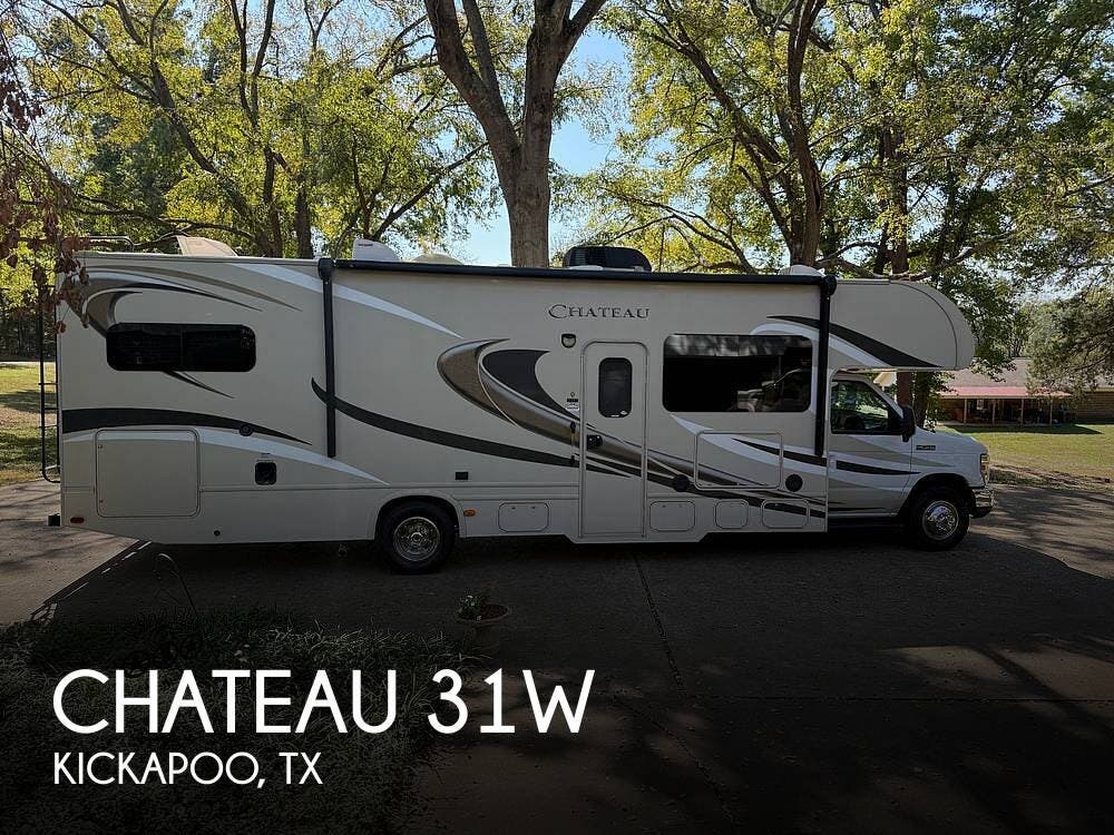 Used 2015 Thor Motor Coach Chateau 31W available in Frankston, Texas