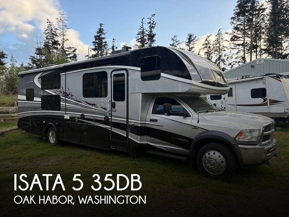 Used 2018 Dynamax Corp  Isata 5 35DB available in Oak Habor, Washington