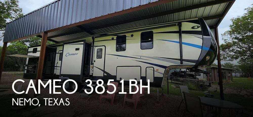 Used 2018  CrossRoads Cameo 3851BH by CrossRoads from Pop RVs in Nemo, TX