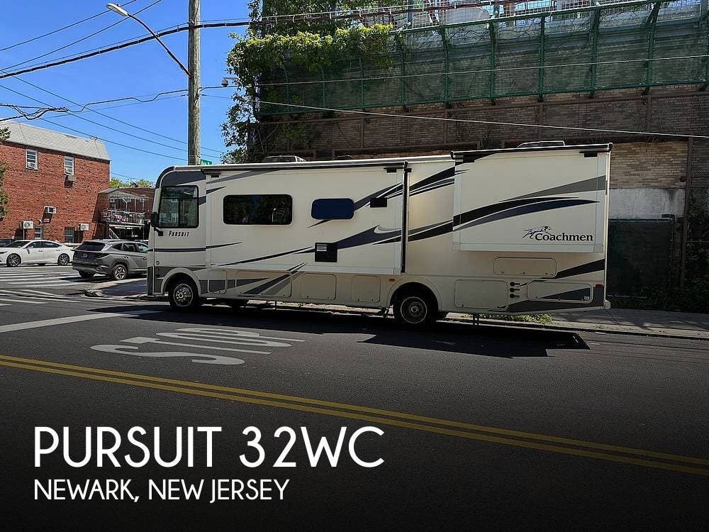 Used 2019 Coachmen Pursuit 32WC available in Newark, New Jersey