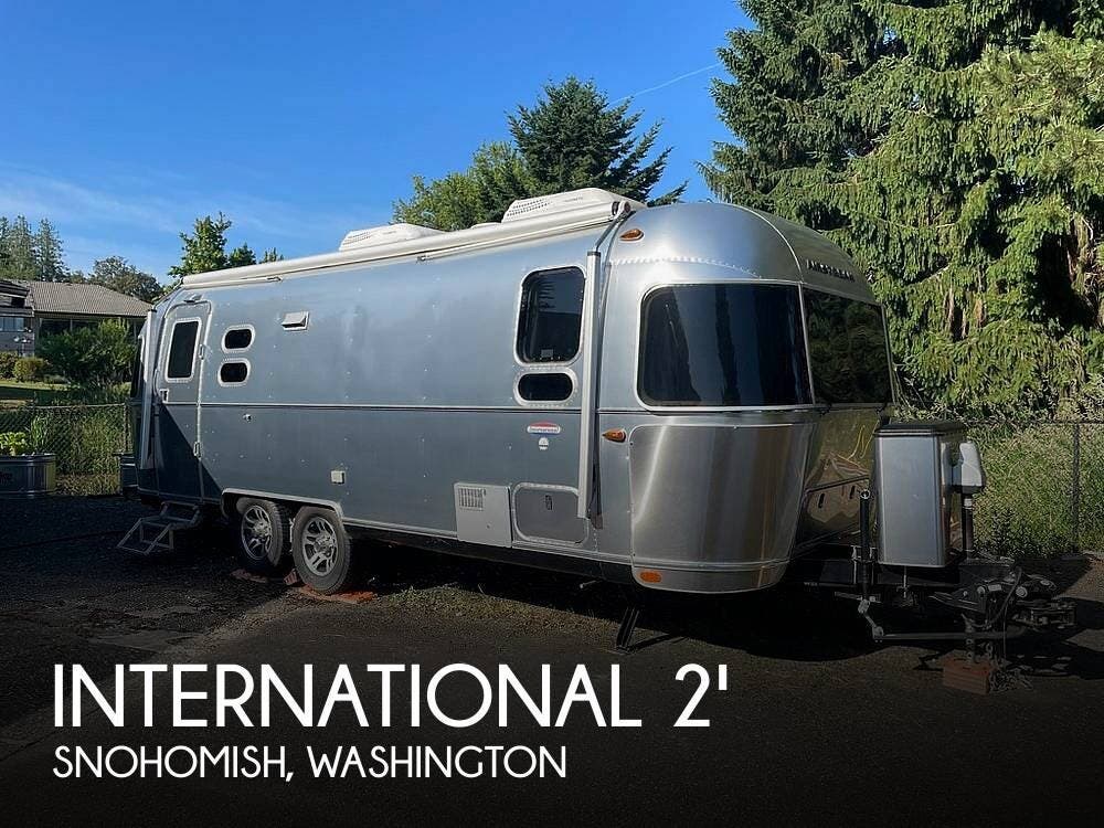Used 2019 Airstream International 25FB Twin Serenity available in Snohomish, Washington