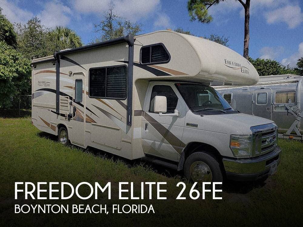 Used 2016 Thor Motor Coach Freedom Elite 26FE available in Boynton Beach, Florida