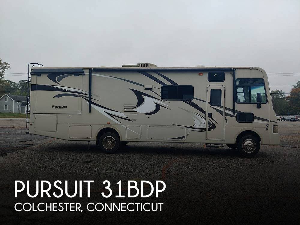 Used 2013 Coachmen Pursuit 31BDP available in Colchester, Connecticut