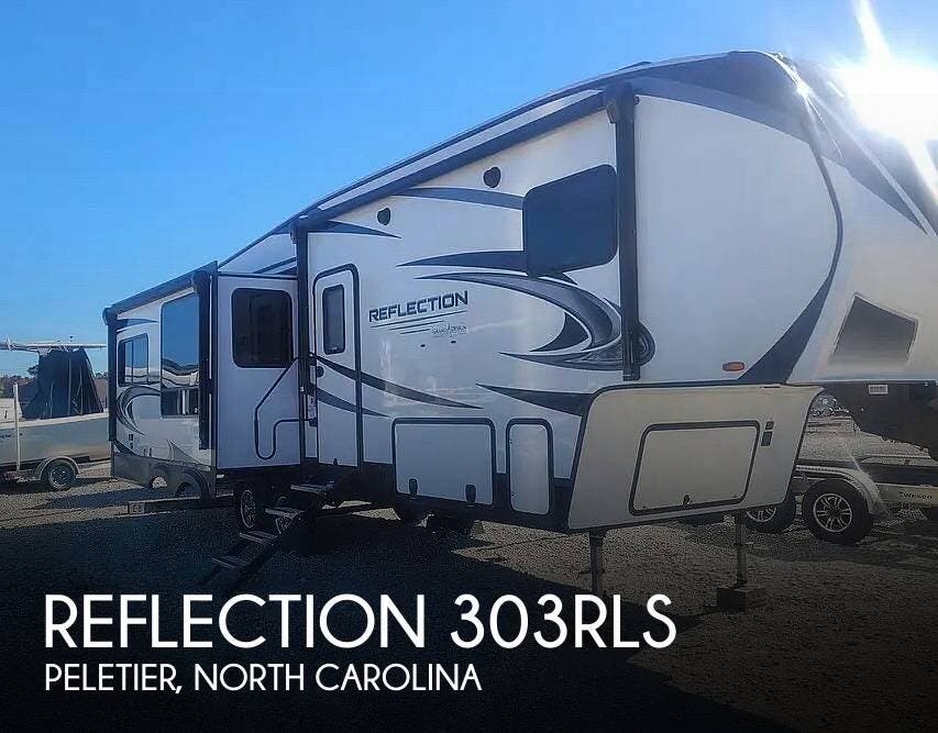 Used 2022 Grand Design Reflection 303RLS available in Peletier, North Carolina