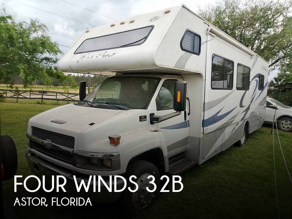 Used 2008 Thor Motor Coach Four Winds 32B available in Astor, Florida