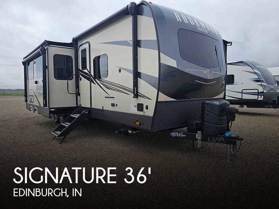 Used 2022 Rockwood  Signature Ultra 8336BH available in Edinburgh, Indiana