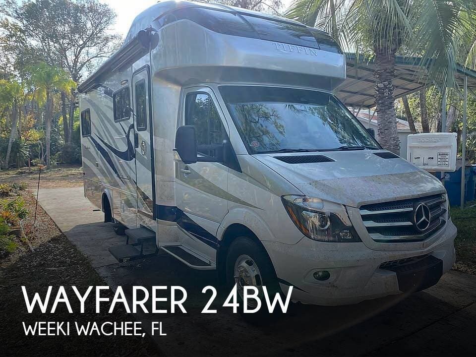 Used 2018 Tiffin Wayfarer 24BW available in Spring Hill, Florida