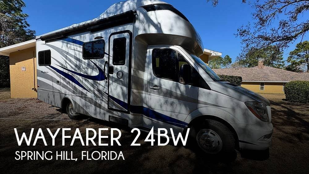 Used 2018 Tiffin Wayfarer 24BW available in Spring Hill, Florida