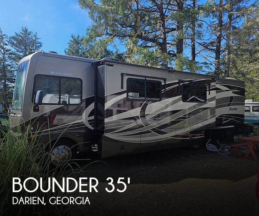 Used 2015 Fleetwood Bounder M-35K Ford 6.8 Liter available in Darien, Georgia