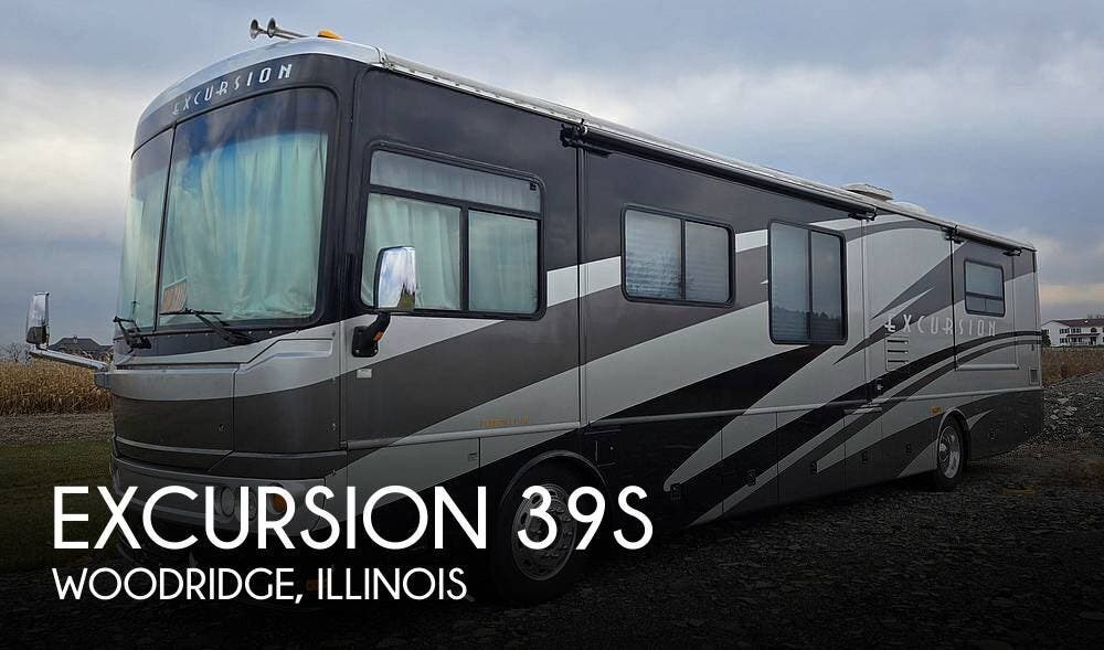 Used 2004 Fleetwood Excursion 39S available in Woodridge, Illinois