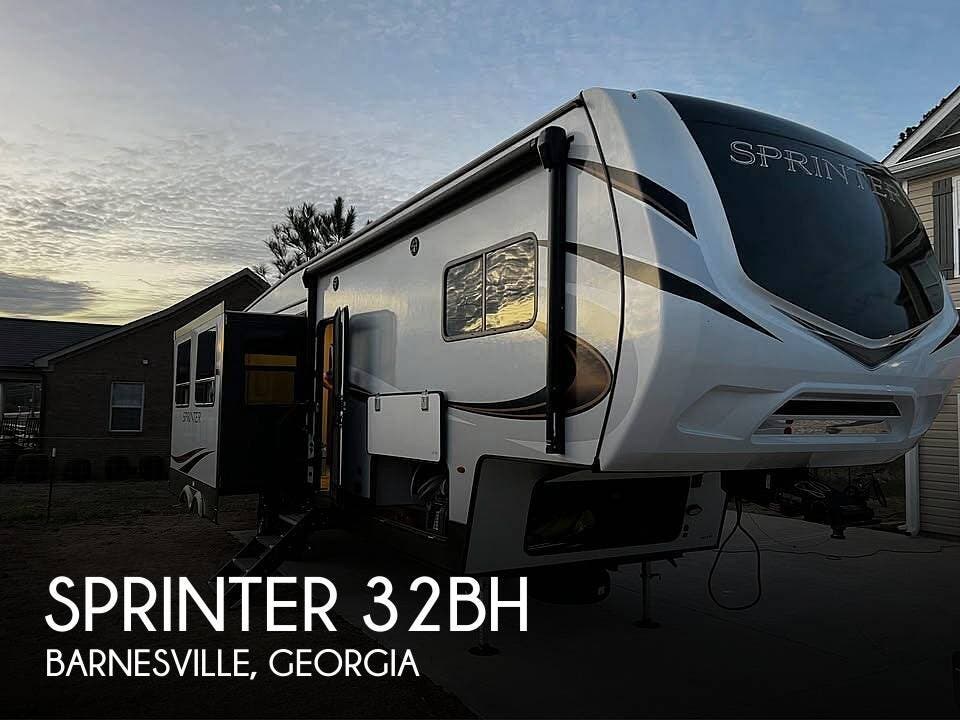 Used 2022 Keystone Sprinter 32BH available in Barnesville, Georgia