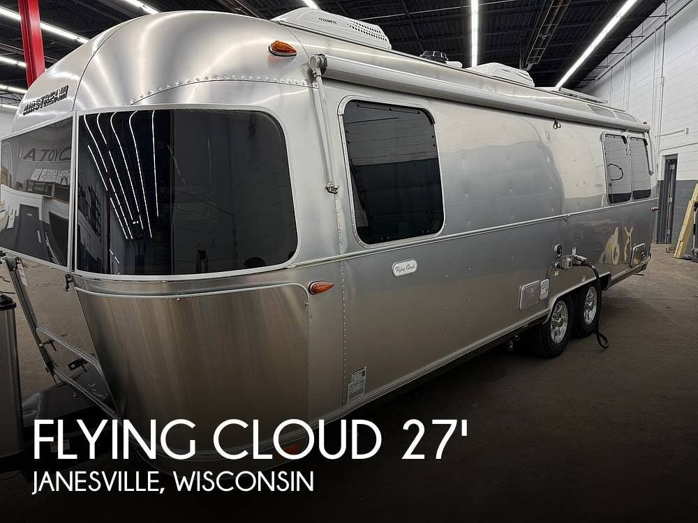 Used 2022 Airstream Flying Cloud 27FB Queen available in Janesville, Wisconsin