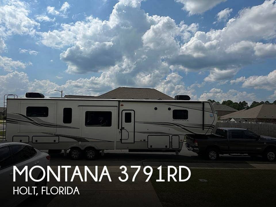 Used 2022 Keystone Montana 3791RD available in Holt, Florida